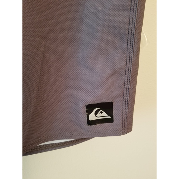 Quiksilver Multicolor Striped Swim Shorts Men's Size 34 Inseam 9 in - Picture 6 of 9